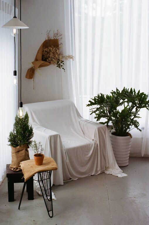 Tips for Creating a Relaxing Home Environment with Simple Decor Changes
